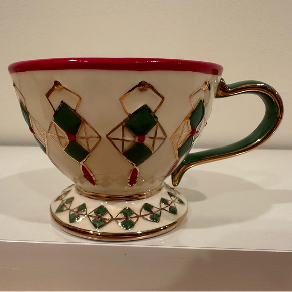 Jolly Santa Tea for 1 - Picture 3 of 9